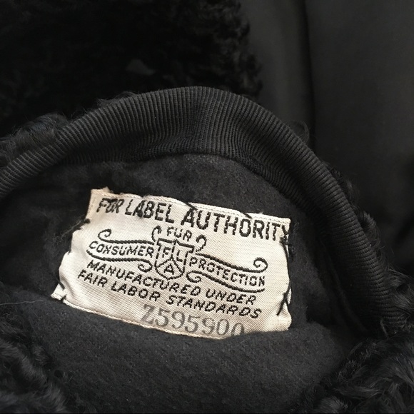 Vintage Young-Quinlan coat with fur cuffs - Picture 5 of 6